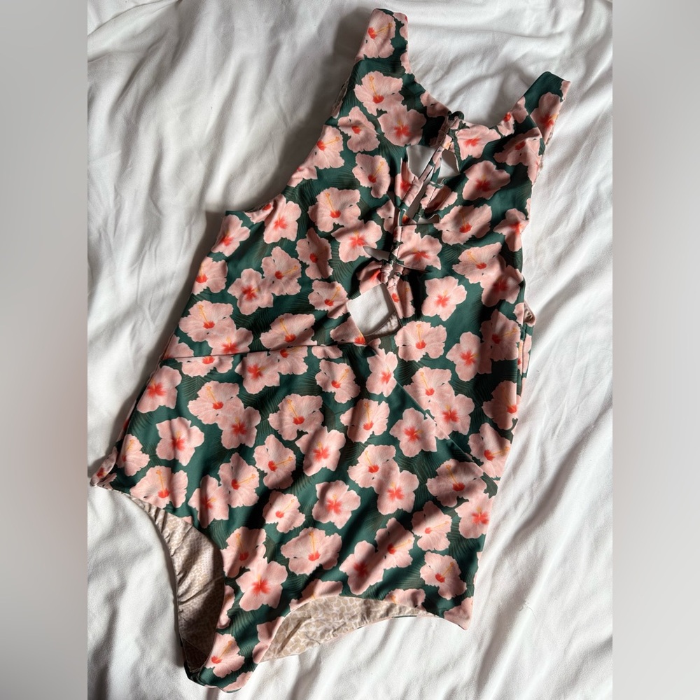 Acacia Mauka One Piece
